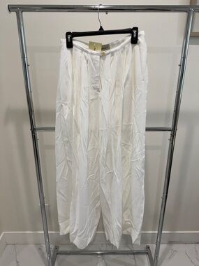 Women's White Pleated Pants